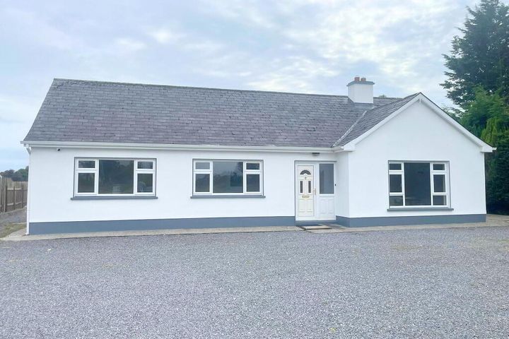 Cloonshanville, Frenchpark, Co. Roscommon, F45N223