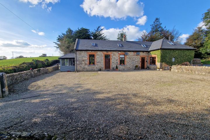 The Coach House 1 & 2, Castlecrine, Sixmilebridge, Co. Clare, V95V6W6