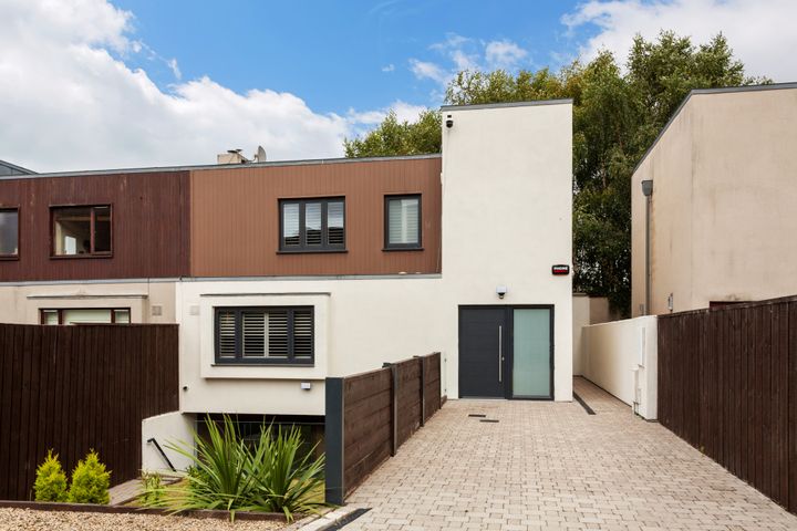 17 Railway Cottages, Serpentine Ave, Sandymount Dublin 4, Dublin 4, Dublin