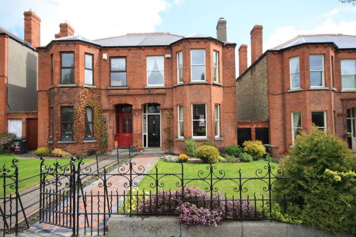 50 Hollybrook Road, Clontarf, Dublin