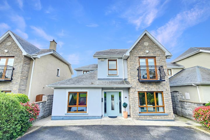 12 An TSean Dun, Roslevan, Ennis, Co. Clare, V95YWH3