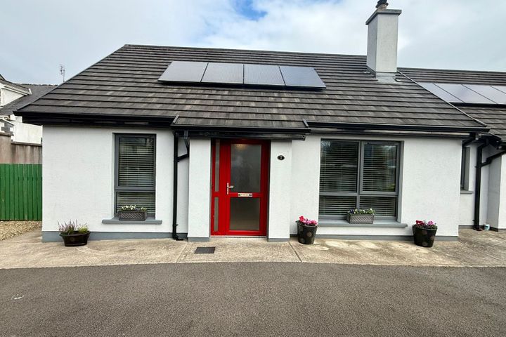 1 Ballyhaunis Road, Knock, Co. Mayo, F12W8X5
