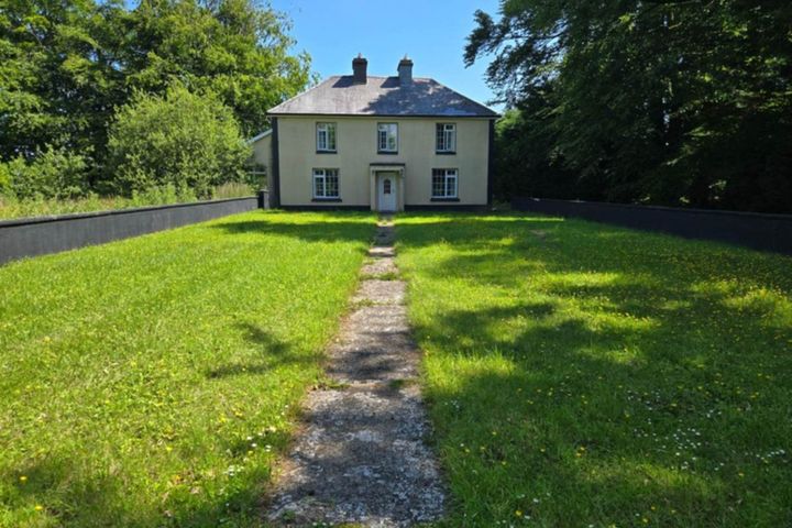 House, Stables & 6 Acres in the Heart of the Countryside â€“ Welcome to Moneen, Creggs, Co. Galway, F42HK72