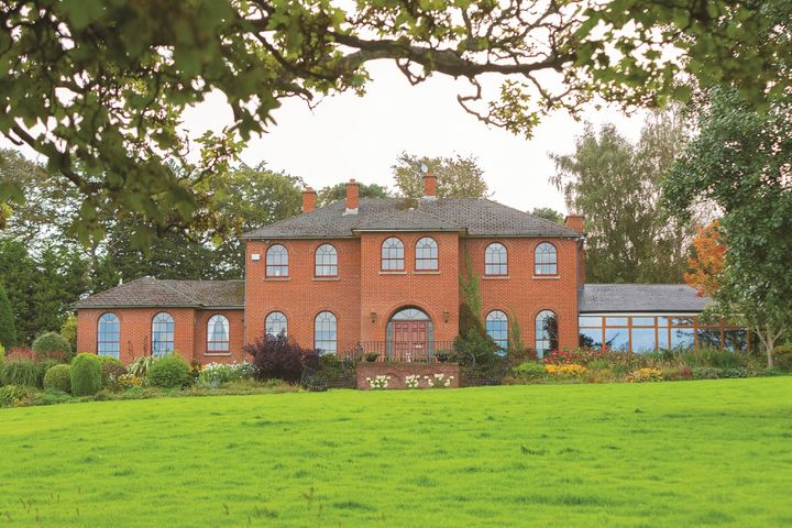 Newgrange, Barnaslingan Lane, Kilternan, Dublin 18, Dublin