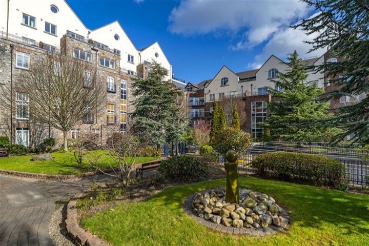 Grace Park Manor, Whitehall, Whitehall, Dublin 9