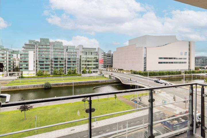 18 Slaney House, Custom House Square, IFSC, Dublin 1, D01HE64