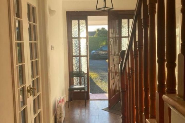 per person sharing )including bills . Clonskeagh  , Clonskeagh, Dublin 14