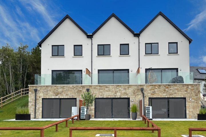 Loughnan, Priors Point, N41W6N1