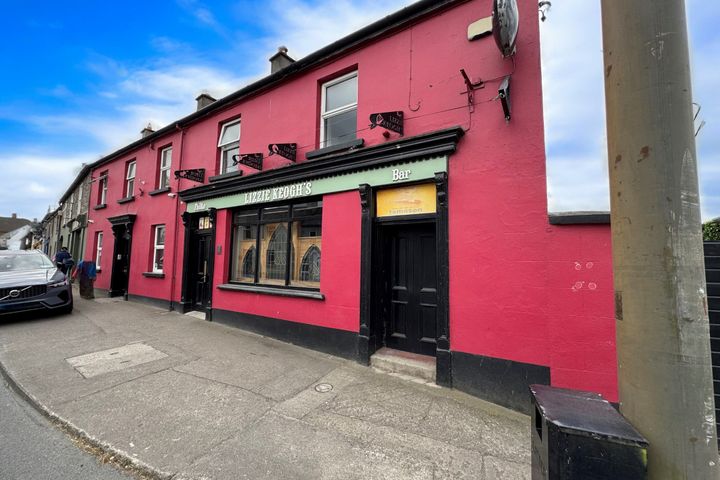 Lizzie Keogh`s Bar & Yard, Weaver`s Square, Baltinglass, Co. Wicklow