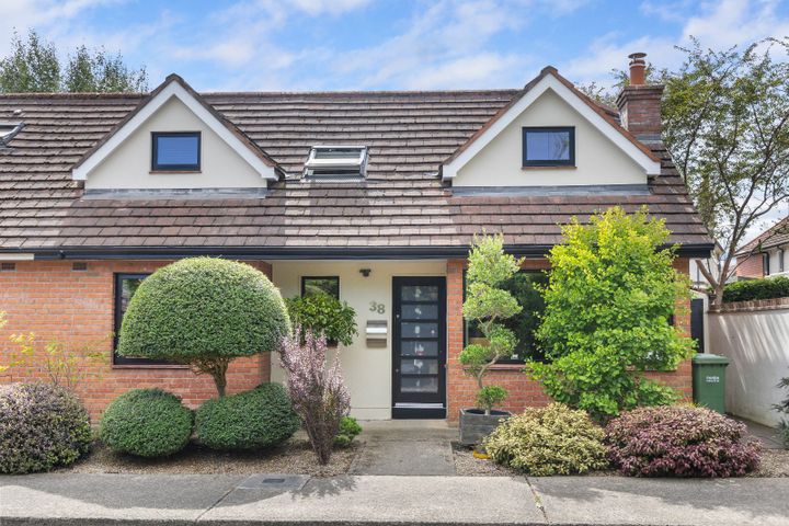 38 Hampton Crescent, Saint Helen'S Wood, Booterstown, Co. Dublin, A94AF30