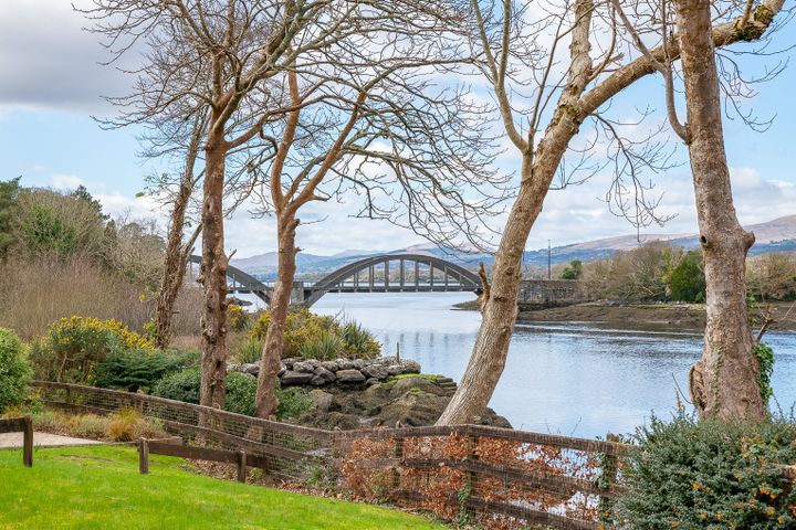 28 Sheen Woods, V93X512