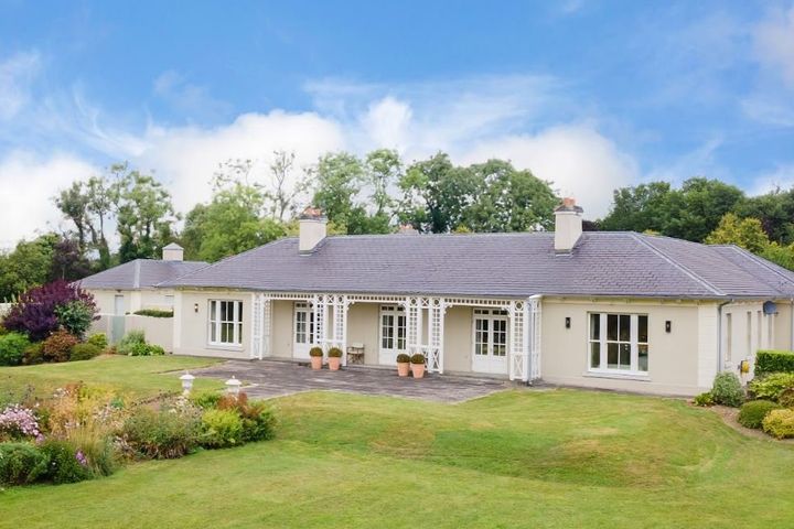 Winterberry Lodge, Eyrefield, The Curragh, Co. Kildare, R56KC03