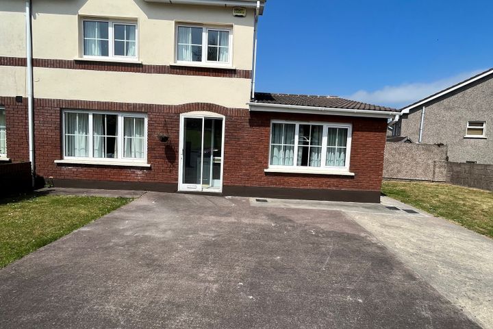 Room 1 - Curragh Woods, Frankfield, Douglas, Co. Cork