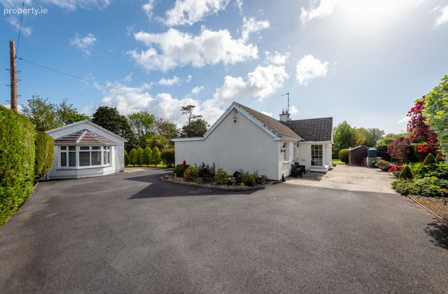 Green Acre, Monvoy, Tramore, Co. Waterford - Click to view photos