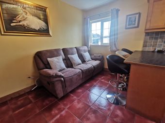 Apartment 5, Shannon Court, Banagher, Co. Offaly - Image 3