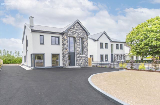 Craughwell Village, Craughwell Village, Craughwell, Co. Galway - Click to view photos