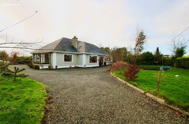 An Ros B&aacute;n, Esker, Ballinalee, Co. Longford - Click to view photos