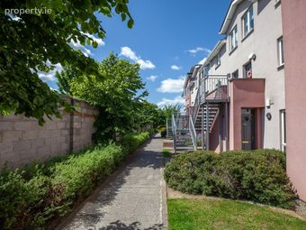 17 Orchard Way, Donaghmede, Dublin 13 - Image 2