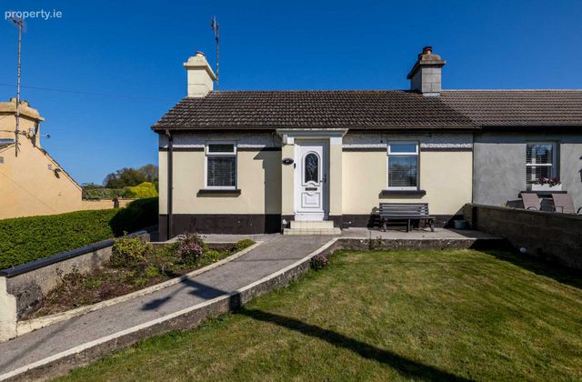 4a Hacketstown Cottages, Skerries, Co. Dublin - Click to view photos