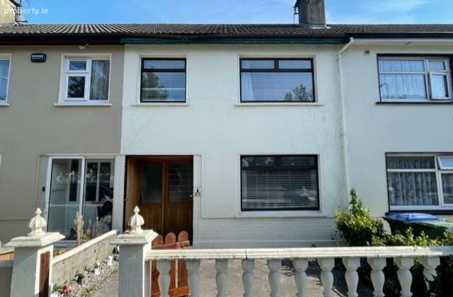 28 Maddens Terrace, Clarecastle, Co. Clare - Click to view photos