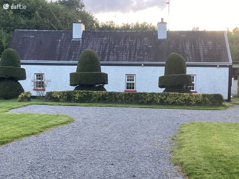 Coolcorcoran Cottage, Lower Coolcorcoran, Killarney, Co. Kerry - Click to view photos