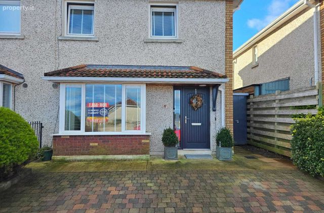 11 Broomhall Crescent, Rathnew, Co. Wicklow - Click to view photos