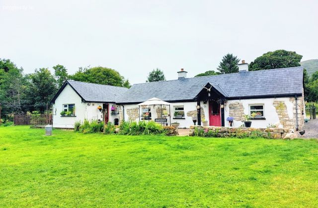 Elmtree Cottage, Sraud, Rossinver, Co. Leitrim - Click to view photos