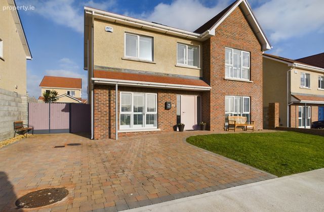 22 Cliffside, Tramore, Co. Waterford - Click to view photos