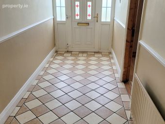 8 Abbey Crescent, Cahir, Co. Tipperary - Image 5