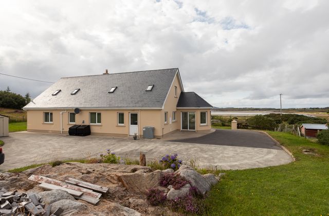 Keadue Upper, Burtonport, Co. Donegal - Click to view photos