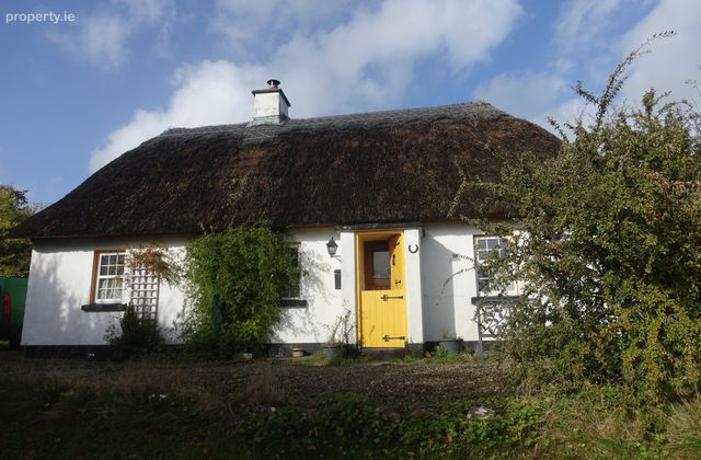 1 Thatched Cottages, Bauroe, Feakle, Co. Clare - Click to view photos
