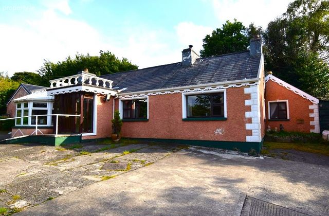 Meenahalla, Glenties, Co. Donegal - Click to view photos