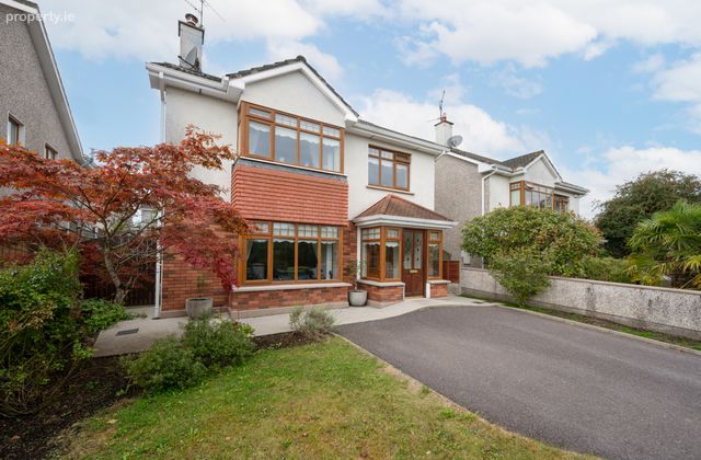 13 Robin Vale, Herons Wood, Carrigaline, Co. Cork - Click to view photos
