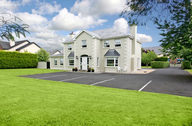 Airport Manor, Airport Manor, Shannon, Co. Clare - Click to view photos