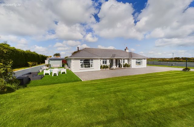 The Paddock, Islandkeane, Tramore, Co. Waterford - Click to view photos