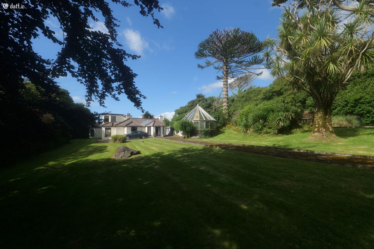 High Road, Ballinaboula, Dingle, Tralee, Co. Kerry