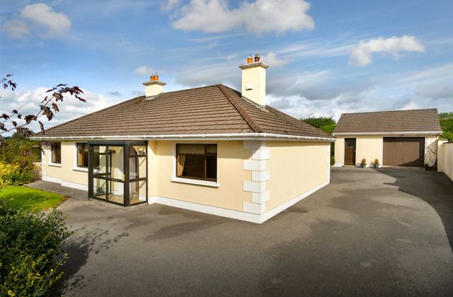 45 Charleville View, Tullamore, Co. Offaly - Click to view photos