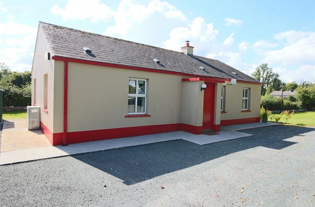 2 Lough Bran Cottages, Carrick On Shannon, Carrick-on-Shannon, Co. Leitrim - Click to view photos