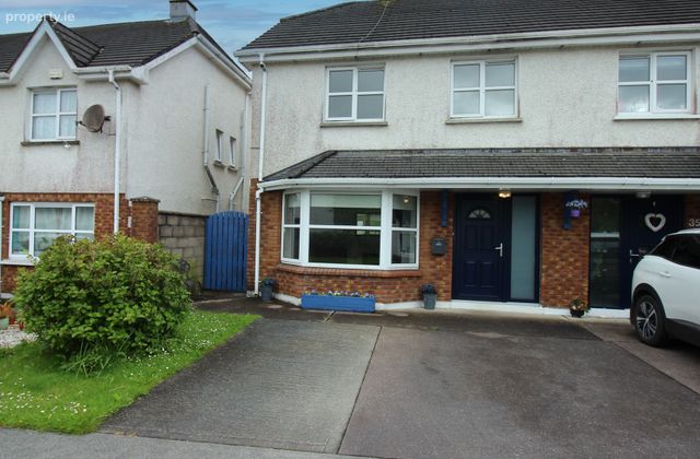 36 The Glenties, Macroom, Co. Cork - Click to view photos