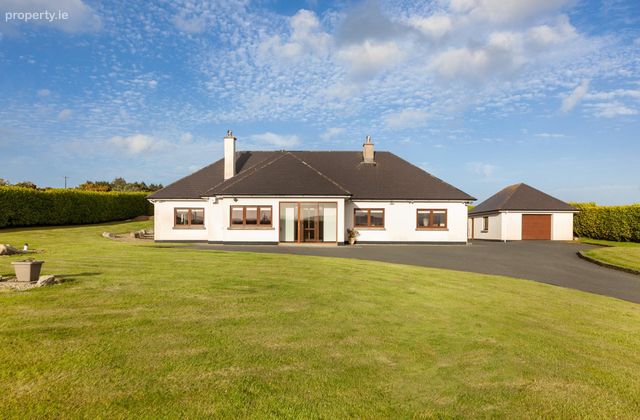 Rose Bank, Ballinahinch, Newtownmountkennedy, Co. Wicklow - Click to view photos