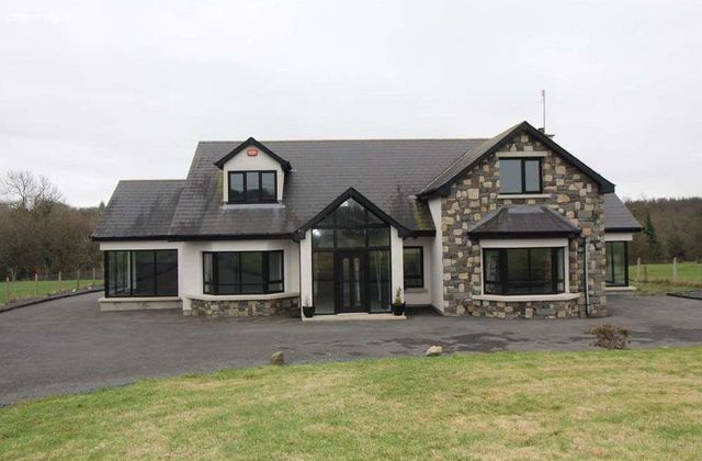 Coolgarrow, Enniscorthy, Co. Wexford - Click to view photos