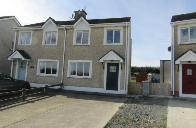 22 Well Field, Kilkee, Co. Clare - Click to view photos