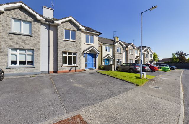 57 Caisl&eacute;an &Oacute;ir, Athenry, Co. Galway - Click to view photos