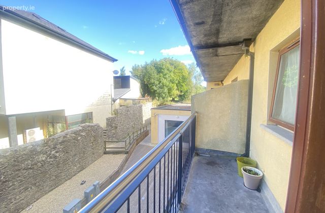 Apartment 12, Lower Gate, Cashel, Co. Tipperary - Click to view photos