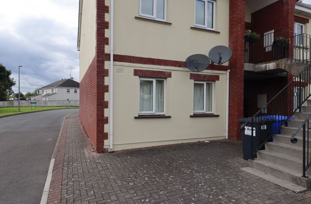 9 Ardfrail Court, Oldcastle, Co. Meath - Click to view photos