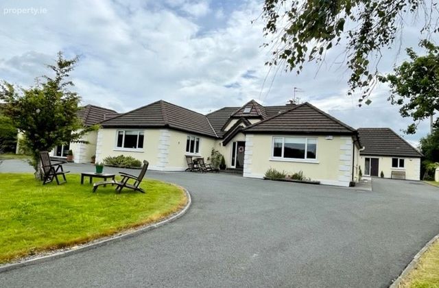 Alderwood Road, Tralee, Co. Kerry - Click to view photos