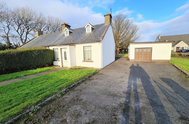 20 Moneen Cottages, Castlebar, Co. Mayo - Click to view photos