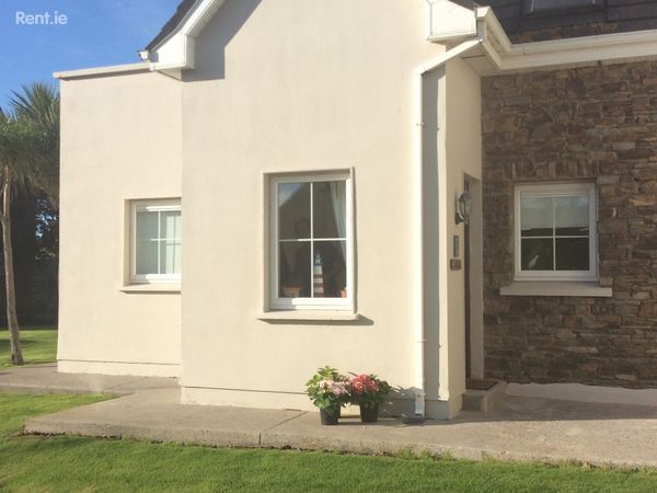 21 Dubh Carrig, Ardmore, Co. Waterford
