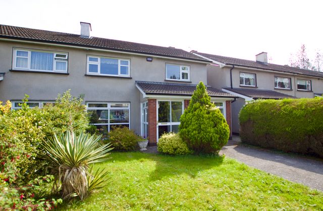 65 Bloomfield Drive, Coosan, Athlone, Co. Westmeath - Click to view photos