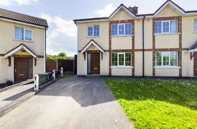 9 Hunters Way, Castlegrange, Waterford City, Co. Waterford - Click to view photos